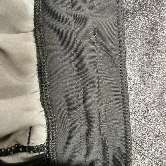 Lululemon Men's Grey Blend 9" Linerless Shorts - Size Medium - Picture 4 of 5